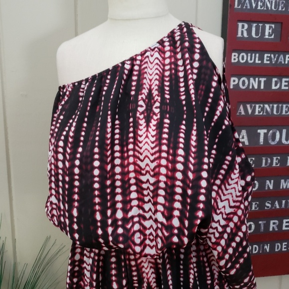 Soprano | S pink black cold shoulder romper - Picture 6 of 8